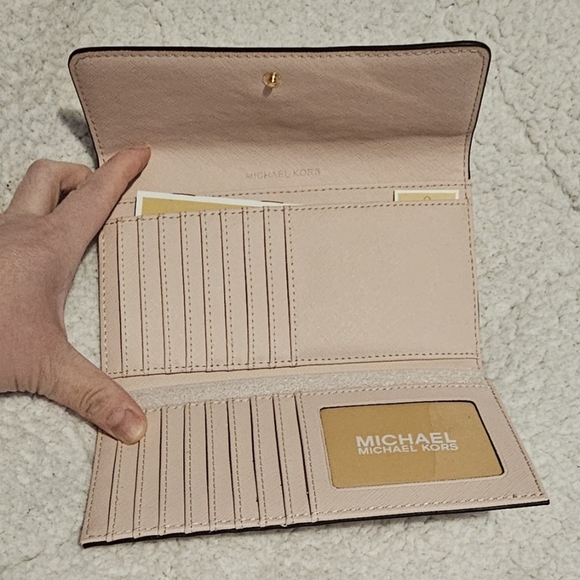 Michael Kors Bundle Deal - Picture 5 of 7